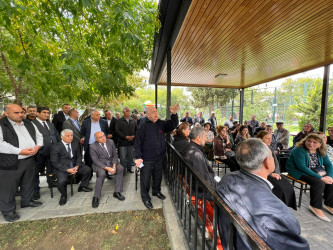 Nəsimi rayon İcra Hakimiyyətinin başçısı 1-ci mikrorayonda  səyyar qəbul keçirdi