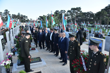 Anım günündə 2 saylı Fəxri və Şəhidlər Xiyabanında  dəfn olunmuş Şəhidlər ziyarət olundu.