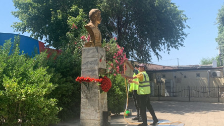 Nəsimi rayonunda abidələrin və barelyeflərin yuyulması tədbirləri aparılıb.