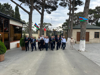 Vətən müharibəsi Şəhidi Hüseynzadə Həmidağa Bağı oğlunun doğum günündə əziz xatirəsi yad olundu.