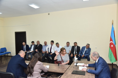 Nəsimi rayon İcra Hakimiyyətinin başçısı növbəti səyyar qəbul keçirib