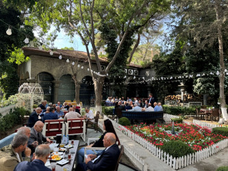 Nəsimi Rayonunda Ağsaqqallar Şurasının təşkilatçılığı ilə 1 oktyabr "Ahıllar günü"nə həsr olunmuş görüş keçirilib.