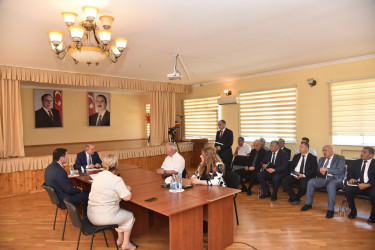Nəsimi rayon İcra Hakimiyyətinin başçısı növbəti səyyar qəbul keçirib