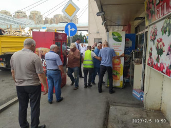 Nəsimi rayonunda küçə ticarətinin qarşısının alınması istiqamətində tədbirlər davam etdirilir.