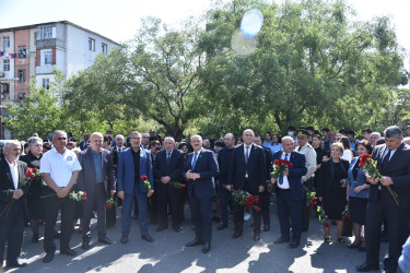 Nəsimi rayonunda 27 Sentyabr - Anım günü münasibətilə  rayon ərazisində yerləşən “Zəfər bağı”nda tədbir keçirilib.