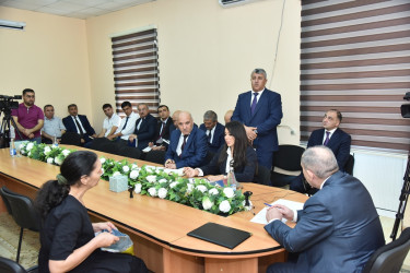 Nəsimi rayon İcra Hakimiyyətinin başçısı növbəti səyyar qəbul keçirib