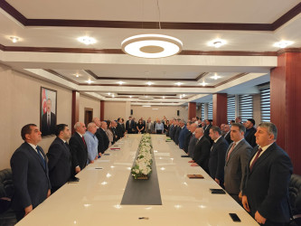 Nəsimi rayonunda 27 Sentyabr - Anım Gününün beşinci ildönümü münasibətilə “27 Sentyabr – Qələbəyə aparan yolun başlanğıcı ” adlı dəyirmi masa  keçirilib.