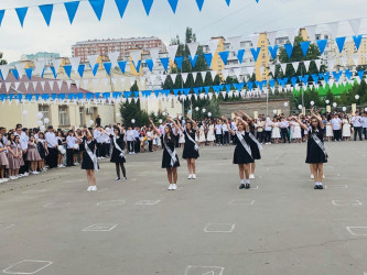 Nəsimi rayonunun ümumtəhsil müəssisələrində “Son zəng” tədbirləri keçirildi.