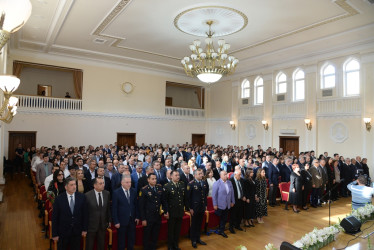 Nəsimi rayonunda Ümummilli lider Heydər Əliyevin anadan olmasının 101 illiyi münasibətilə “Ulu öndər Heydər Əliyev Azərbaycan dövlətçiliyinin xilaskarı, müasir müstəqil Azərbaycanın banisidir ” adlı tədbir keçirilib.