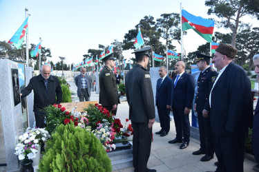 Anım günündə 2 saylı Fəxri və Şəhidlər Xiyabanında  dəfn olunmuş Şəhidlər ziyarət olundu.