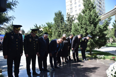 Nəsimi rayonunda 27 Sentyabr - Anım günü münasibətilə  rayon ərazisində yerləşən “Zəfər bağı”nda tədbir keçirilib.