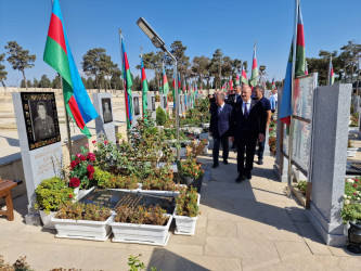 Vətən Müharibəsi Şəhidlərinin və Şəhid Kazımov Vüsal Vüqar oğlunun doğum günü ərəfəsində xatirəsi yad olundu.