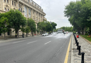 Rayonda dezinfeksiya və ticarət obyektlərinin vitrinlərində sanitar təmizlik işləri aparılıb