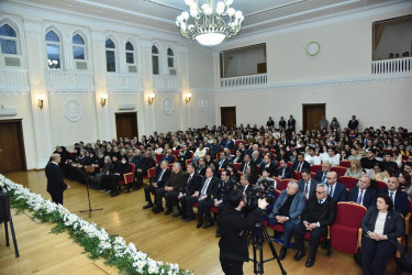 Nəsimi rayonunda Ulu Öndər Heydər Əliyevin anım gününə həsr olunmuş tədbir keçirilib.