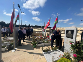 Vətən müharibəsi Şəhidi Abdullayev İbrahim Habil  oğlunun doğum günündə əziz xatirəsi yad olundu.