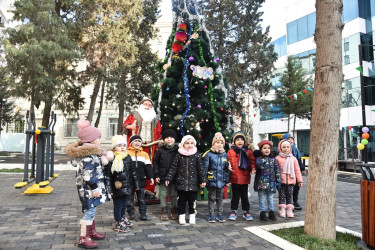 Nəsimi rayonunda növbəti “Abad həyət” sakinlərin istifadəsinə verilib.