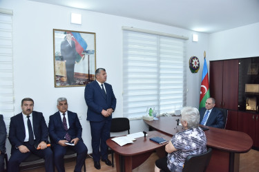 Nəsimi rayon İcra Hakimiyyətinin başçısı növbəti səyyar qəbul keçirib