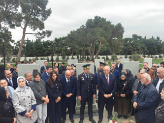 Vətən Müharibəsi Şəhidi Hüseynzadə Həmidağa Bağı oğlunun şəhadət günündə əziz xatirəsi yad edildi.
