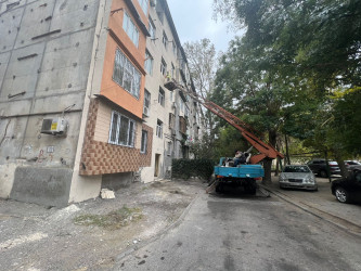 Nəsimi rayonu Moskva prospekti 68 və 72 saylı ünvanlarda abadlıq-quruculuq işləri davam edir.