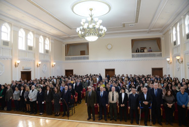 Nəsimi rayonunda Ümummilli lider  Heydər Əliyevin anım gününə həsr olunmuş “Sən elə bir zirvəsən” adlı tədbir keçirilib.