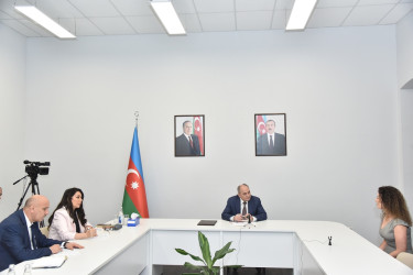 Nəsimi rayon İcra Hakimiyyətinin başçısı növbəti səyyar qəbul keçirib