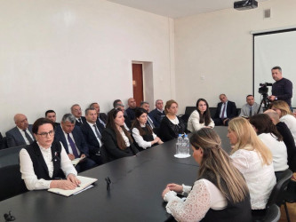 Nəsimi rayon İcra Hakimiyyətinin başçısı növbəti səyyar qəbul keçirib