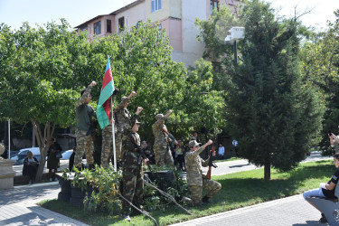 Nəsimi rayonunda 27 Sentyabr - Anım günü münasibətilə  rayon ərazisində yerləşən “Zəfər bağı”nda tədbir keçirilib.