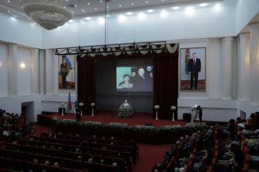 Nəsimi rayonunda görkəmli oftalmoloq alim, akademik Zərifə xanım Əliyevanın anadan olmasının 99-cu ildönümü ilə əlaqədar “Ağrıyan gözlərə şəfadır əlin” adlı tədbir keçirildi.