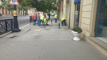 Rəşid Behbudov  küçəsi boyu  binaların fasadında təmir-bərpa işləri aparılır.