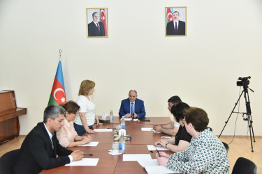 Nəsimi rayon İcra Hakimiyyətinin başçısı növbəti səyyar qəbul keçirib