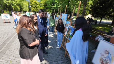 Nəsimi rayonunda “Şəhərsalma və Memarlıq İli” çərçivəsində yaradıcı gənclərin əl işlərindən ibarət sərgi təşkil olunmuşdur