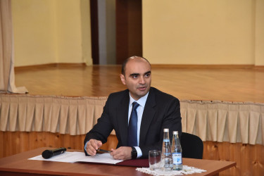 Nəsimi Rayon İcra Hakimiyyətinin başçısı Elxan İbrahimov 1 nömrəli Sahə İnzibati Ərazi Dairəsi üzrə səyyar qəbul keçirib.