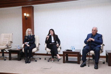 Nəsimi Rayon İcra Hakimiyyətində “Ailə cəmiyyətin ən böyük dəyəridir” adlı tədbir keçirilib.
