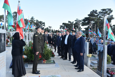 Anım günündə 2 saylı Fəxri və Şəhidlər Xiyabanında  dəfn olunmuş Şəhidlər ziyarət olundu.