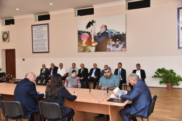 Nəsimi rayon İcra Hakimiyyətinin başçısı növbəti səyyar qəbul keçirib.