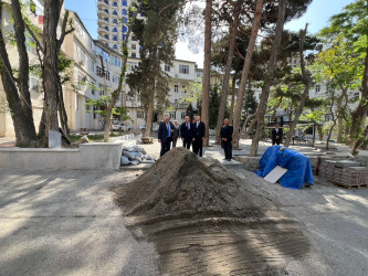 Mirəli Qaşqay küçəsi 24 saylı ünvanda abadlıq-quruculuq işlərinə başlanılıb.