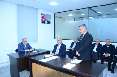 Nəsimi rayon İcra Hakimiyyətinin başçısı növbəti səyyar qəbul keçirib