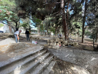 3-cü mikroraron Alı Mustafayev 41 saylı binada abadlıq və yenidənqurma işləri davam edir.