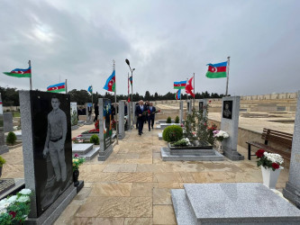 Vətən Müharibəsi Şəhidi Novruzov Aqşin Şahin oğlunun şəhadət günündə əziz xatirəsi yad edildi.