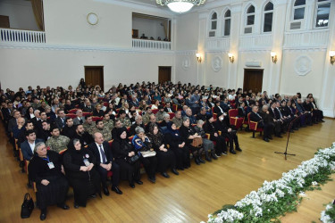 Nəsimi rayonunda Ulu Öndər Heydər Əliyevin anım gününə həsr olunmuş tədbir keçirilib.