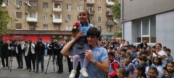 Nəsimi rayonunun orta məktəblərində “15 sentyabr - Bilik günü» qeyd olundu