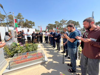 Vətən müharibəsi Şəhidi Baxşəliyev Natiq Saleh oğlunun doğum günündə əziz xatirəsi yad olundu.