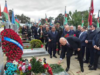 Vətən Müharibəsi Şəhidi Əliyev Rauf Səxavət  oğlunun şəhadət günündə əziz xatirəsi yad edildi.