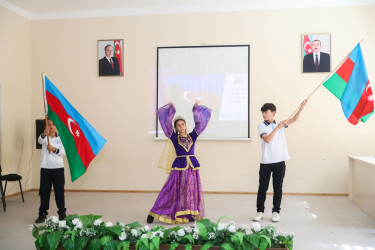 Nəsimi rayonunda “Konstitusiya və Suverenlik İli” çərçivəsində Vətən müharibəsi iştirakçıları rayon məktəbliləri ilə görüşdü