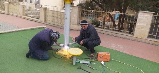 Parklarda və ayrı-ayrı ünvanlarda cari təmir işləri aparılıb.