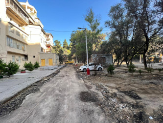 Nəsimi rayonu Bakıxanov küçəsi 42 saylı ünvanda abadlıq-quruculuq işlərinə başlanılıb.