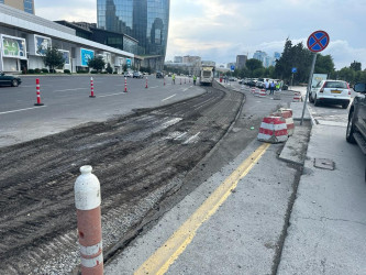 Neftçilər prospektində təmir bərpa və asfaltlaşma işlərinə başlanılıb.