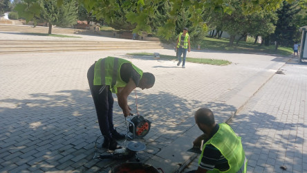 Bakıxanov küçəsi Sevil Qazıyeva parkında cari təmir işləri aparılıb.