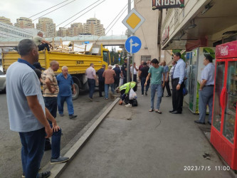 Nəsimi rayonunda küçə ticarətinin qarşısının alınması istiqamətində tədbirlər davam etdirilir.