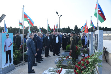 Anım günündə 2 saylı Fəxri və Şəhidlər Xiyabanında  dəfn olunmuş Şəhidlər ziyarət olundu.